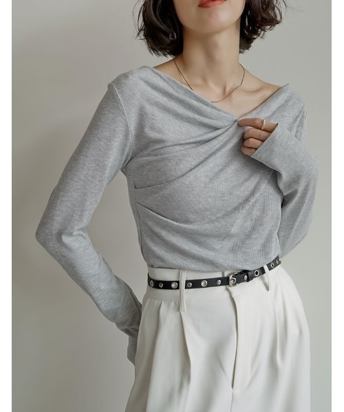 Re:EDIT（リエディ）の「[新色追加]リブカットソードレープオフショルトップス（Tシャツ/カットソー・レディース・ブラック/オフホワイト/グレー/モカ/ブラウン/レッド・MEDIUM/LARGE）」の14枚目の写真