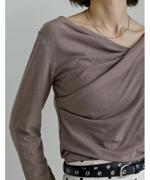 Re:EDIT（リエディ）の「[新色追加]リブカットソードレープオフショルトップス（Tシャツ/カットソー・レディース・ブラック/オフホワイト/グレー/モカ/ブラウン/レッド・MEDIUM/LARGE）」の17枚目の写真