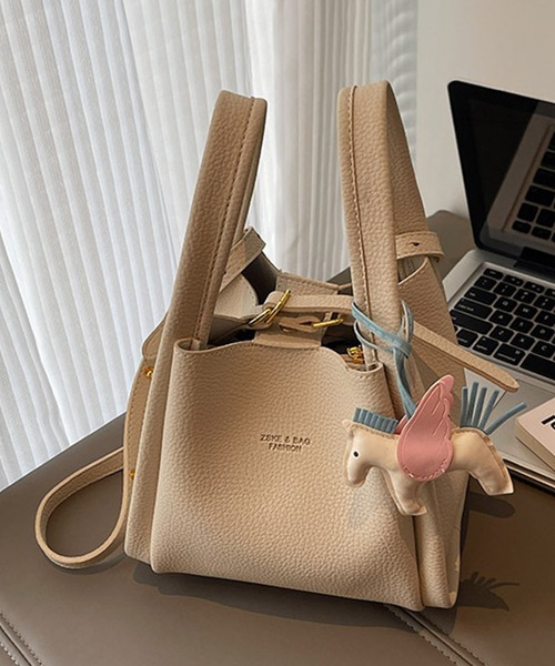 c.u.l（シーユーエル）の「バケツ型 ハンド ショルダーバッグ cula1293（ショルダーバッグ・レディース・レッド/ピンク/ブラウン/ブルー/イエロー/ベージュ/アイボリー/ブラック・FREE）」の9枚目の写真