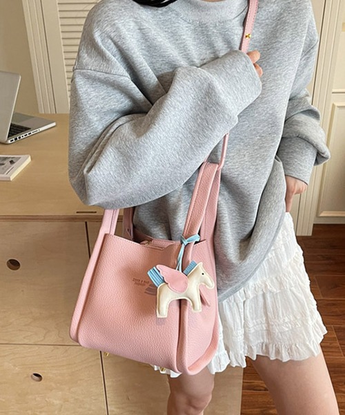 c.u.l（シーユーエル）の「バケツ型 ハンド ショルダーバッグ cula1293（ショルダーバッグ・レディース・レッド/ピンク/ブラウン/ブルー/イエロー/ベージュ/アイボリー/ブラック・FREE）」の13枚目の写真