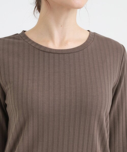 SHOO・LA・RUE（シューラルー）の「【S-LL】1枚でも、重ね着にも ワイドテレコ クルーネックインナー（Tシャツ/カットソー・レディース・オフホワイト/ブラック/ブラウン系・01/02/03/04）」の7枚目の写真