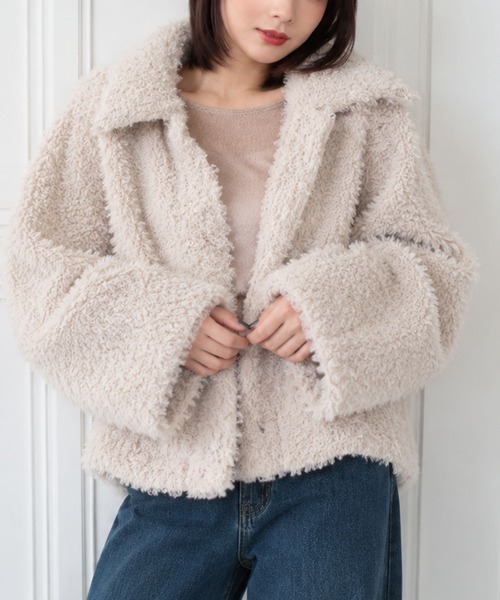 Ruwan yu(ルワンユー)の「ショートボアジャケット【大きいサイズ対応】(ブルゾン・レディース・グレー/ベージュ・LL/L/4L/3L)」の1枚目の写真