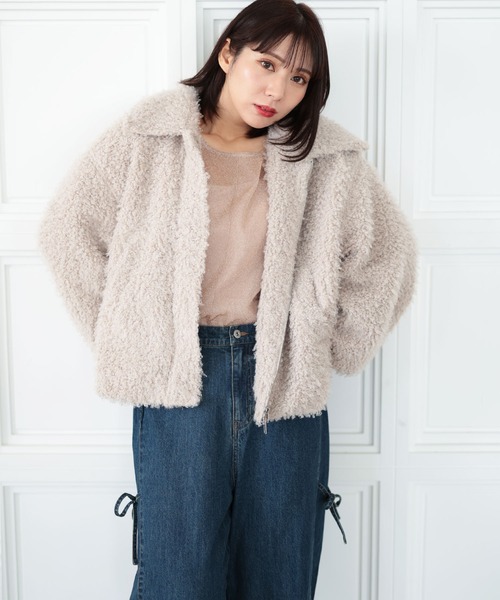 Ruwan yu(ルワンユー)の「ショートボアジャケット【大きいサイズ対応】(ブルゾン・レディース・グレー/ベージュ・LL/L/4L/3L)」の3枚目の写真