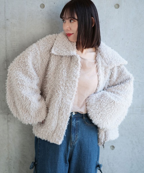 Ruwan yu(ルワンユー)の「ショートボアジャケット【大きいサイズ対応】(ブルゾン・レディース・グレー/ベージュ・LL/L/4L/3L)」の6枚目の写真