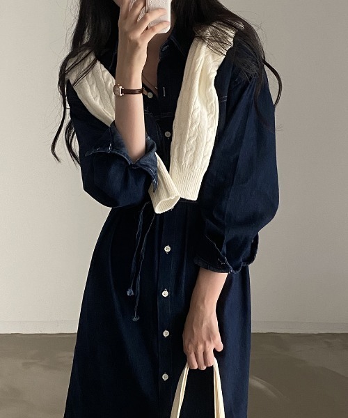 FAVORITO（ファヴォリート）の「デニムワンピース（ワンピース・レディース・ダークブルー/ライトブルー・F）」の14枚目の写真