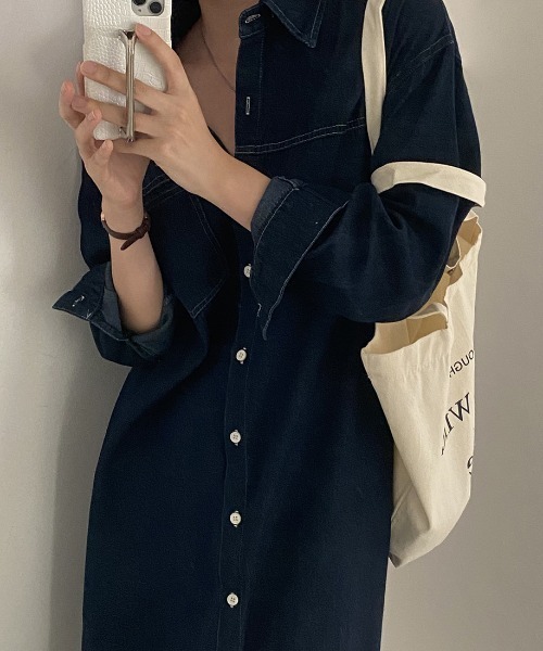 FAVORITO（ファヴォリート）の「デニムワンピース（ワンピース・レディース・ダークブルー/ライトブルー・F）」の16枚目の写真