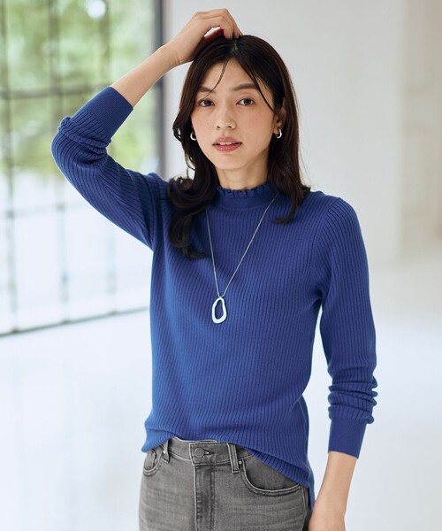 ANY(エニィ)の「【6色展開】フリルネックニット(ニット/セーター・レディース・イエロー系/ブラック系/ブルー系9/アイボリー系9/アイボリー系/ワイン系・X-LARGE)」の4枚目の写真