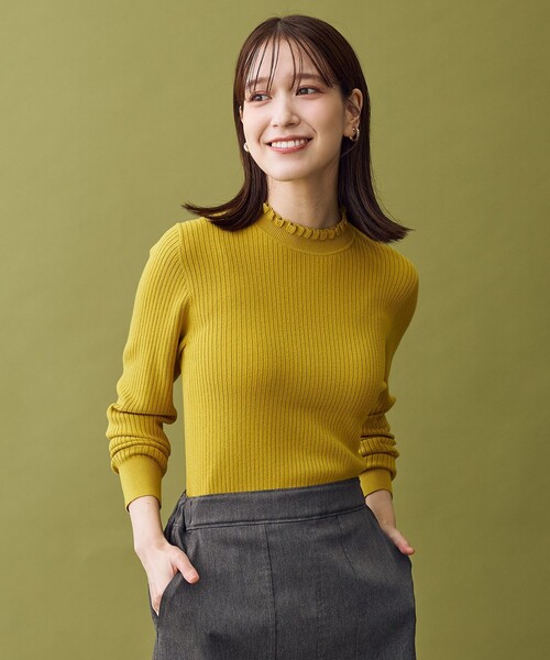 ANY(エニィ)の「【6色展開】フリルネックニット(ニット/セーター・レディース・イエロー系/ブラック系/ブルー系9/アイボリー系9/アイボリー系/ワイン系・X-LARGE)」の7枚目の写真