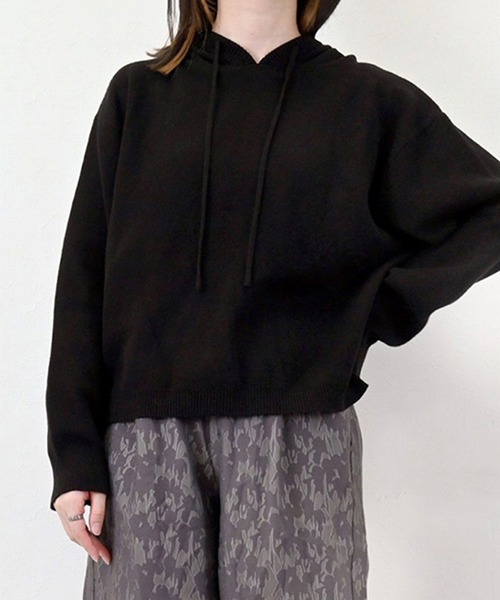 STYLEBLOCK（スタイルブロック）の「スウェットライクニットフーディプルオーバー（ニット/セーター・レディース・チャコールグレー/イエロー/アイボリー/ブラック/グレー・M）」の2枚目の写真