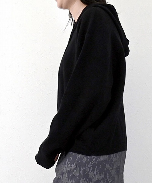 STYLEBLOCK（スタイルブロック）の「スウェットライクニットフーディプルオーバー（ニット/セーター・レディース・チャコールグレー/イエロー/アイボリー/ブラック/グレー・M）」の9枚目の写真