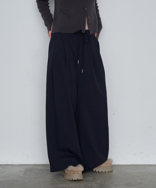 RAY CASSIN（レイカズン）の「スラックスイージーパンツ（スラックス・レディース・グレー系その他2/ネイビー/ブラウン・FREE）」の6枚目の写真