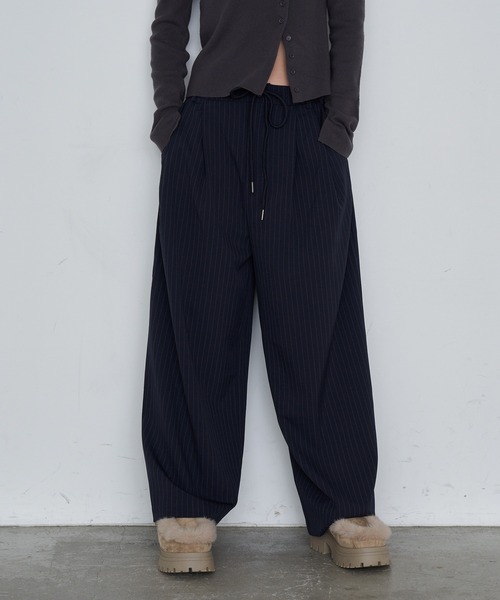 RAY CASSIN（レイカズン）の「スラックスイージーパンツ（スラックス・レディース・グレー系その他2/ネイビー/ブラウン・FREE）」の4枚目の写真