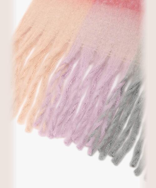 To b. by agnes b.（トゥービーバイアニエスベー）の「WEB限定 ブロックチェック ストール（マフラー・レディース・ストライプ・FREE）」の3枚目の写真