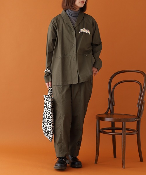 Emago(イマゴ)の「EMAGO ロゴ刺繍テーパードパンツ(その他パンツ・レディース・ブラウン/カーキ/ネイビー・FREE)」の11枚目の写真