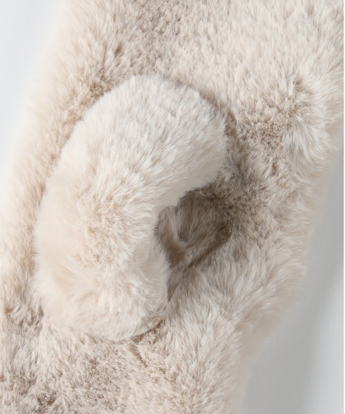 Right-on（ライトオン）の「【HONEYSUCKLE ROSE】フェイクファー ティペット (マフラー / ストール / ドレスアップ / 結婚式)（マフラー・レディース・ライトベージュ/グレー・ONE SIZE）」の5枚目の写真