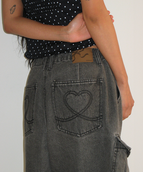 RONRON(ロンロン)の「HEART POCKET CARGO DENIM SHORT PANTS GREY BLACK(その他パンツ・レディース・その他・FREE)」の2枚目の写真