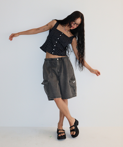 RONRON(ロンロン)の「HEART POCKET CARGO DENIM SHORT PANTS GREY BLACK(その他パンツ・レディース・その他・FREE)」の3枚目の写真
