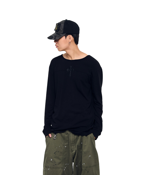 AAKAM（アーカム）の「AKM CROS2 Long Sleeve (Black)（Tシャツ/カットソー・レディース・その他・1/2）」の7枚目の写真
