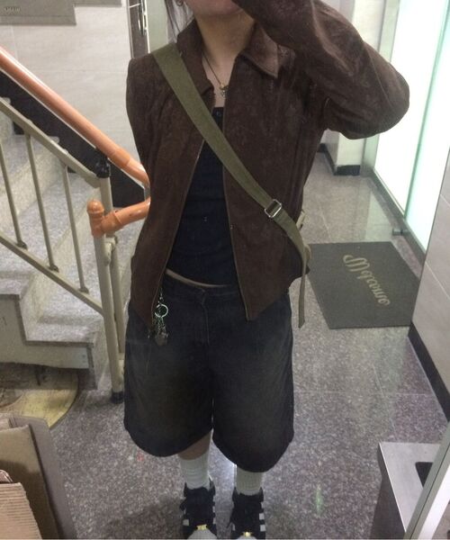 MUSINSA STANDARD（ムシンサスタンダード）の「ビッグブラシワンタックバミューダデニムパンツ[イエローブラック]（デニムパンツ・メンズ・その他・26/27/28/29/30/40/31/32/33/34/36/38/42）」の8枚目の写真