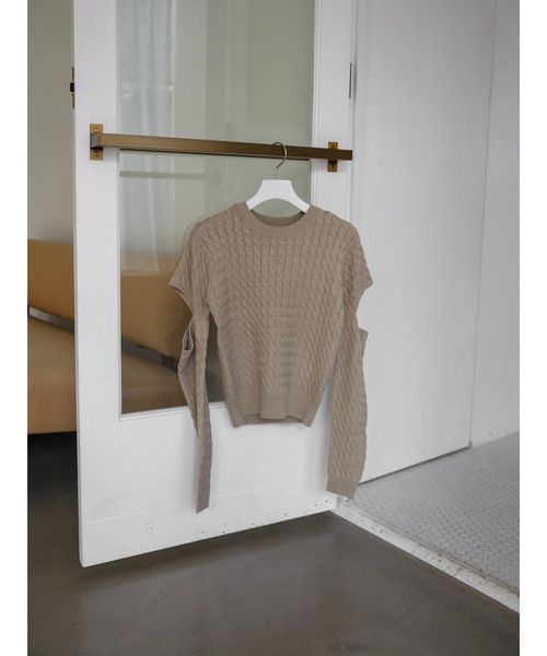 Katrin TOKYO(カトリーントーキョー)の「slit cable knit(ニット/セーター・レディース・ブラック/ベージュ/ライトオレンジ系・FREE/XS)」の6枚目の写真
