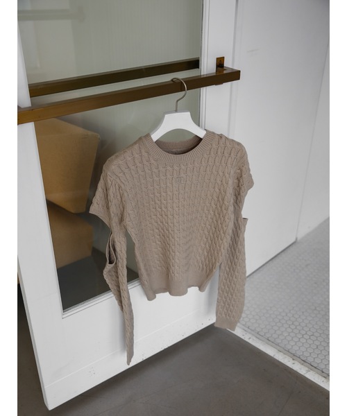 Katrin TOKYO(カトリーントーキョー)の「slit cable knit(ニット/セーター・レディース・ブラック/ベージュ/ライトオレンジ系・FREE/XS)」の7枚目の写真