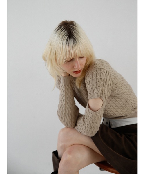 Katrin TOKYO(カトリーントーキョー)の「slit cable knit(ニット/セーター・レディース・ブラック/ベージュ/ライトオレンジ系・FREE/XS)」の11枚目の写真