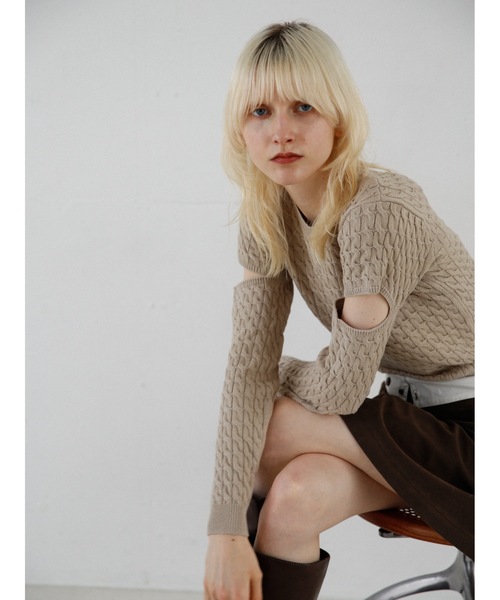 Katrin TOKYO(カトリーントーキョー)の「slit cable knit(ニット/セーター・レディース・ブラック/ベージュ/ライトオレンジ系・FREE/XS)」の14枚目の写真