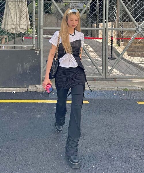 FLAREUP(フレアアップ)の「Bustier Layered T-Shirt (FL-122_Black&Charcoal)(Tシャツ/カットソー・レディース・チャコールグレー×ブラック・OS)」の12枚目の写真