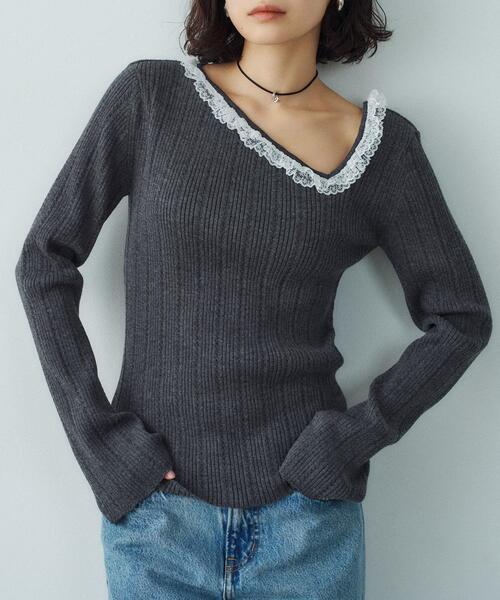 CODE A(コードエー)の「◆lace frill asymmetric knit(ニット/セーター・レディース・オフホワイト/グレー・00)」の2枚目の写真