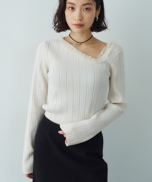 CODE A(コードエー)の「◆lace frill asymmetric knit(ニット/セーター・レディース・オフホワイト/グレー・00)」の1枚目の写真