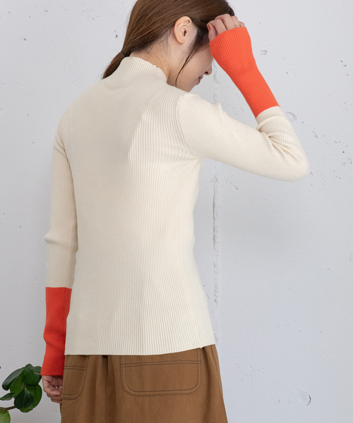 POU DOU DOU(プードゥドゥ)の「シアバターバイカラーハイネックリブニット(ニット/セーター・レディース・アイボリー/ブラック/グリーン/ブルー・M)」の1枚目の写真