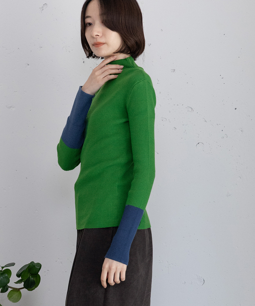 POU DOU DOU(プードゥドゥ)の「シアバターバイカラーハイネックリブニット(ニット/セーター・レディース・アイボリー/ブラック/グリーン/ブルー・M)」の7枚目の写真