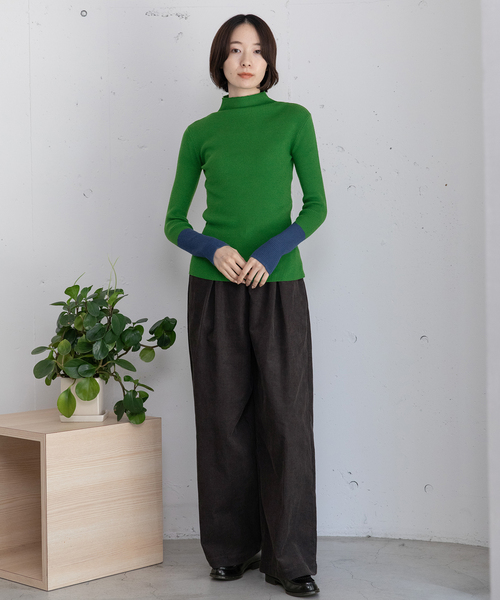 POU DOU DOU(プードゥドゥ)の「シアバターバイカラーハイネックリブニット(ニット/セーター・レディース・アイボリー/ブラック/グリーン/ブルー・M)」の8枚目の写真