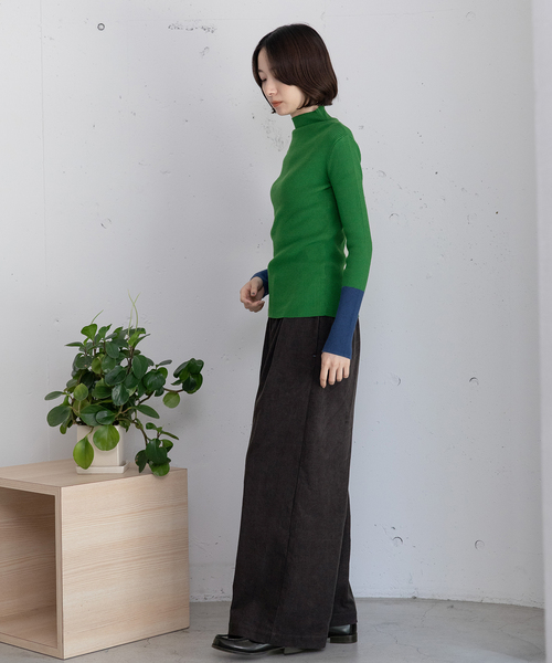 POU DOU DOU(プードゥドゥ)の「シアバターバイカラーハイネックリブニット(ニット/セーター・レディース・アイボリー/ブラック/グリーン/ブルー・M)」の10枚目の写真