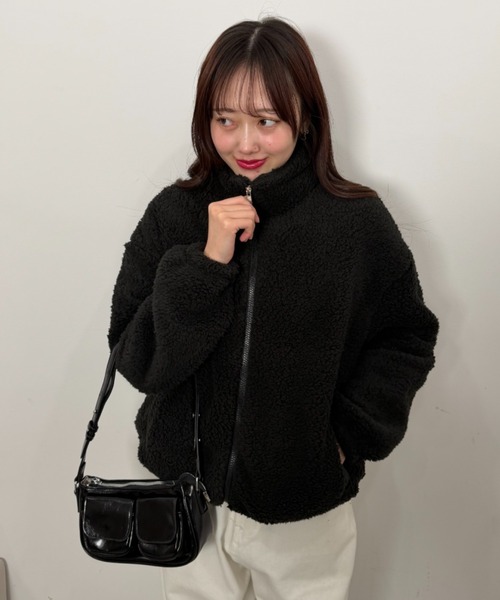 mebole(メボレ)の「フェイクファースタンドカラーショート丈ジャケット(ブルゾン・レディース・ブラック/ブラウン/ホワイト・FREE)」の2枚目の写真