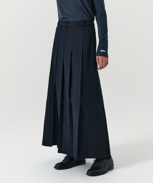 LEVAR(レバー)の「Classic Belt Pleats Maxi Skirt - Navy Stripe(スカート・レディース・その他・SMALL/MEDIUM)」の4枚目の写真
