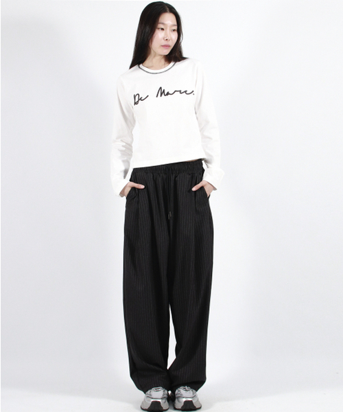 DEMARC(ドゥマーク)の「STRIPE CHICANO WIDE ONE-TUCK PANTS - deep charcoal(スラックス・レディース・その他・MEDIUM/LARGE)」の4枚目の写真