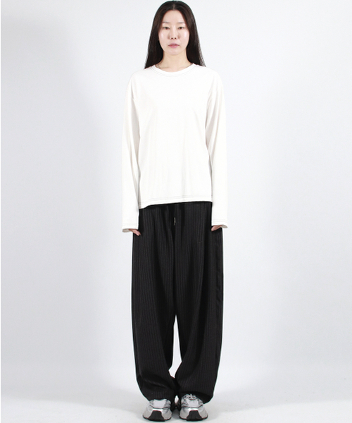 DEMARC(ドゥマーク)の「STRIPE CHICANO WIDE ONE-TUCK PANTS - deep charcoal(スラックス・レディース・その他・MEDIUM/LARGE)」の7枚目の写真