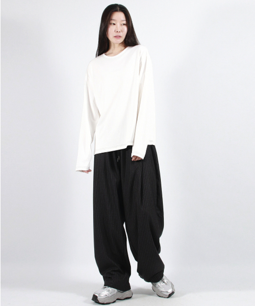 DEMARC(ドゥマーク)の「STRIPE CHICANO WIDE ONE-TUCK PANTS - deep charcoal(スラックス・レディース・その他・MEDIUM/LARGE)」の9枚目の写真