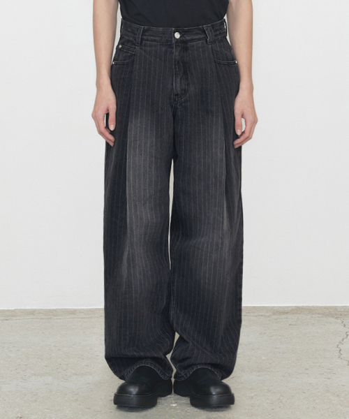 DECET(デケト)の「Deep Pleats Wide Jeans DCPT030STBlack(その他パンツ・レディース・その他・26/28/30/32/34)」の2枚目の写真