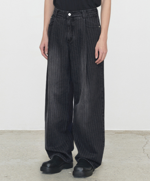 DECET(デケト)の「Deep Pleats Wide Jeans DCPT030STBlack(その他パンツ・レディース・その他・26/28/30/32/34)」の3枚目の写真