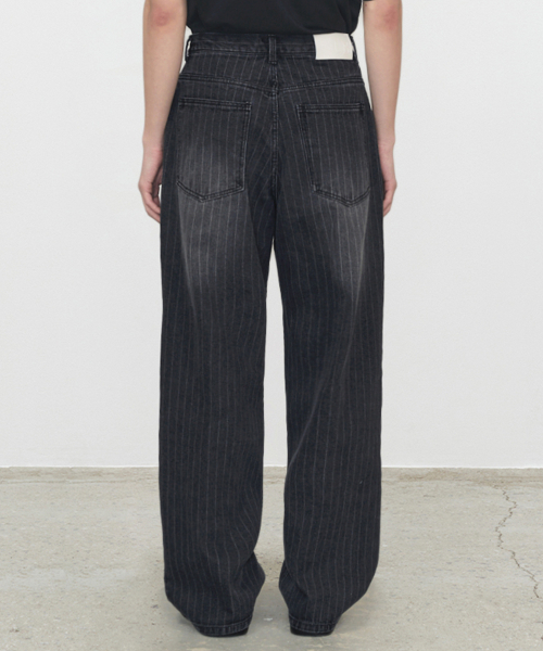 DECET(デケト)の「Deep Pleats Wide Jeans DCPT030STBlack(その他パンツ・レディース・その他・26/28/30/32/34)」の5枚目の写真