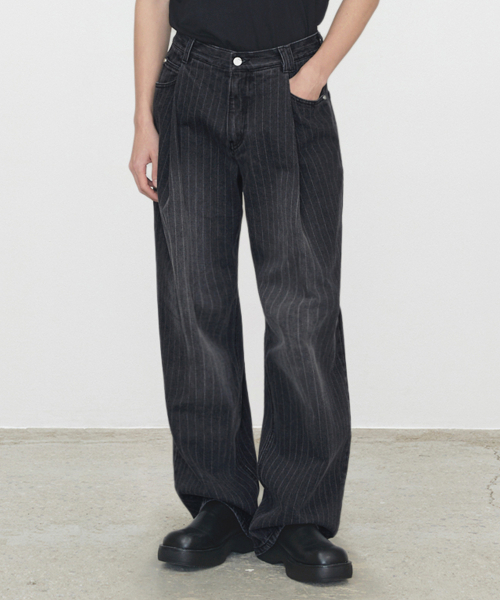 DECET(デケト)の「Deep Pleats Wide Jeans DCPT030STBlack(その他パンツ・レディース・その他・26/28/30/32/34)」の6枚目の写真
