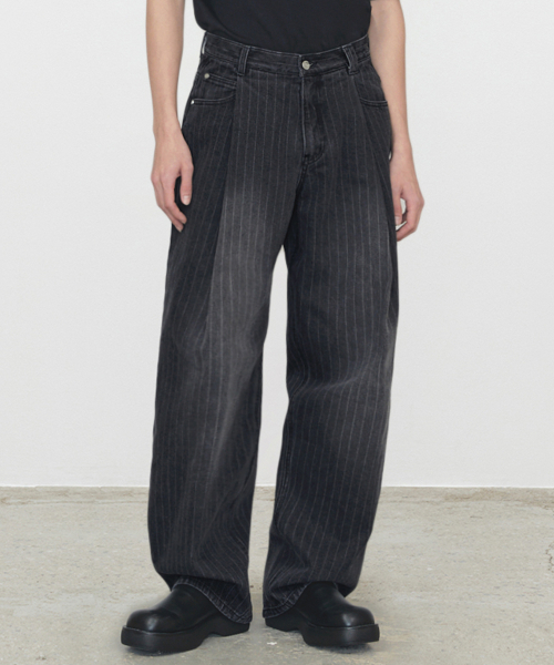 DECET(デケト)の「Deep Pleats Wide Jeans DCPT030STBlack(その他パンツ・レディース・その他・26/28/30/32/34)」の7枚目の写真
