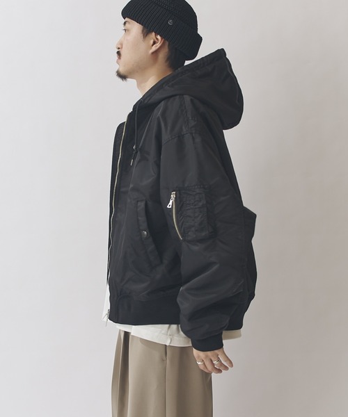 Lui's（ルイス）の「フーデッドボンバーブルゾン（ブルゾン・メンズ・ブラック/ダークグリーン・M/S）」の5枚目の写真