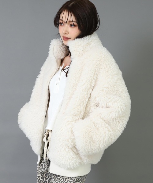 ANAP（アナップ）の「ボリューム プードル ファー ブルゾン コート（ブルゾン・レディース・アイボリー/ブラック・F）」の5枚目の写真