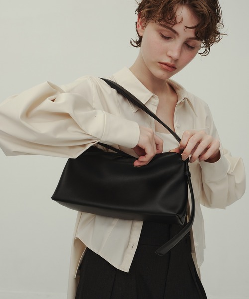 CITY TOKYO（シティトウキョウ）の「Leather Shoulder Bag/レザーショルダーバッグ/横長バッグ/ハンドバッグ（ショルダーバッグ・レディース・ブラック/ブラウン/ホワイト・FREE）」の2枚目の写真