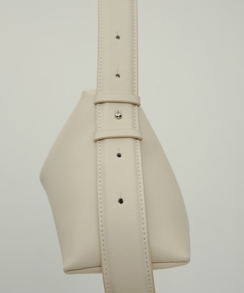 CITY TOKYO（シティトウキョウ）の「Leather Shoulder Bag/レザーショルダーバッグ/横長バッグ/ハンドバッグ（ショルダーバッグ・レディース・ブラック/ブラウン/ホワイト・FREE）」の4枚目の写真