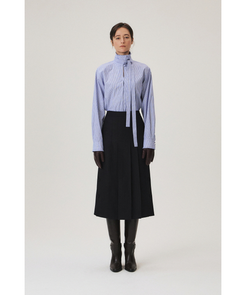 KUME(クメ)の「Wool Blend Side Button Skirt, Navy Stripe(スカート・レディース・その他・SMALL/MEDIUM/LARGE)」の2枚目の写真