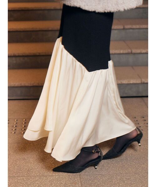 LAGUNAMOON(ラグナムーン)の「ボレロレイヤードニットドッキングワンピース(ワンピース・レディース・ベージュ/ブラック・MEDIUM/SMALL)」の4枚目の写真